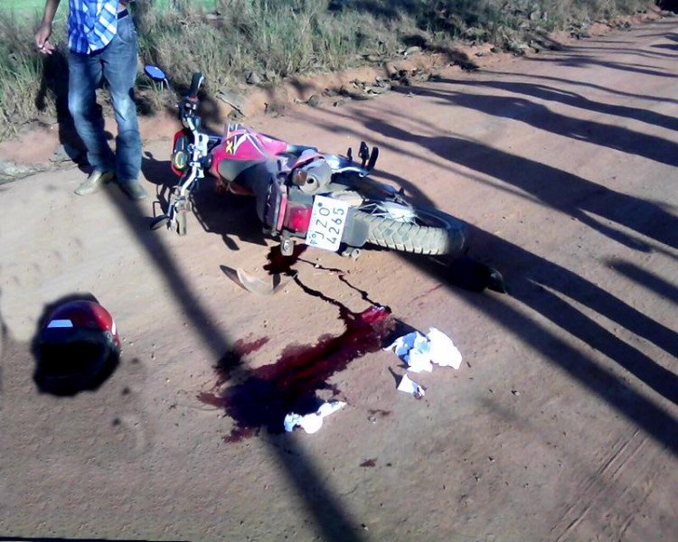 Dois acidentes de motos resultaram na morte de um motociclista em Quatro Marcos