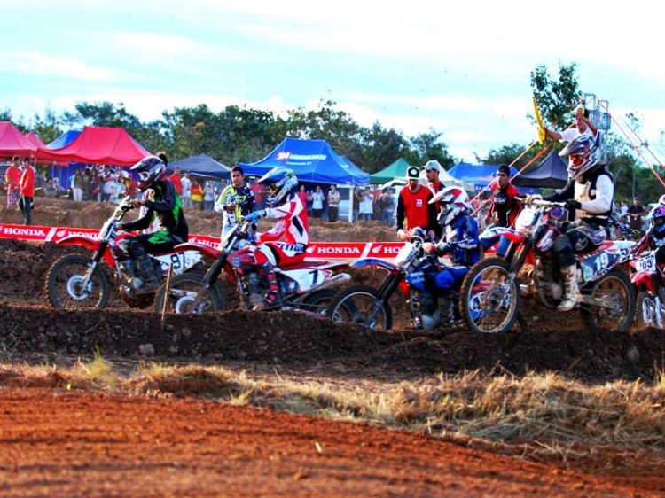 Na segunda etapa de motocross em Comodoro três quatromarquenses estiveram no pódio