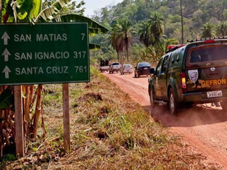 Caminhonete roubada em Araputanga é encontrada na Bolívia