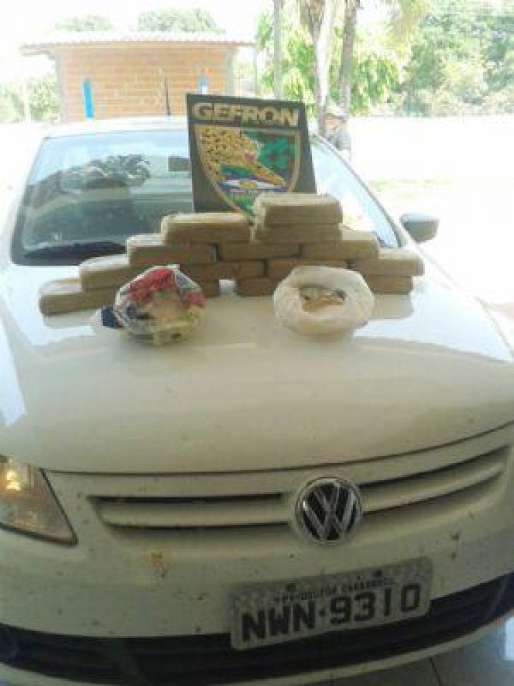 Gefron apreende mais 14 quilos de pasta base de cocaína