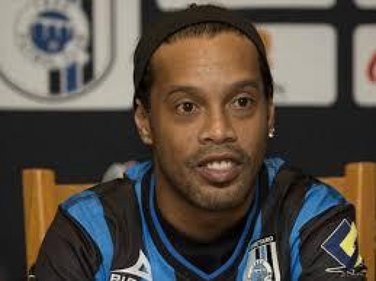 Ronaldinho Gaúcho pode ir para o futebol da Angola