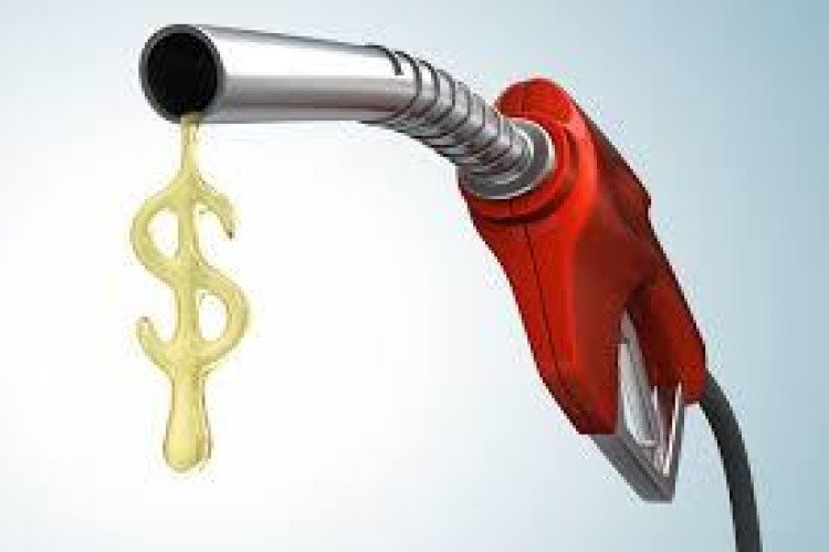 Gasolina deve subir R$ 0,22 e diesel, R$ 0,15