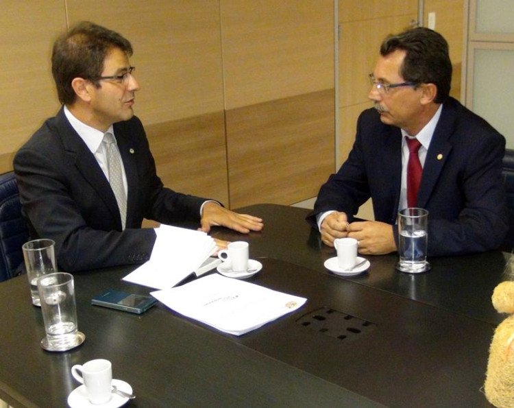 Deputado federal busca incentivo para os municípios da região de fronteira