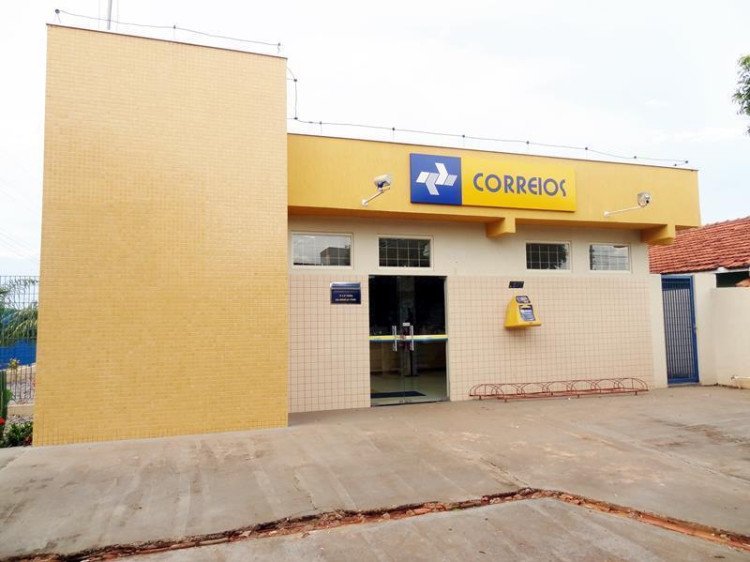 QUATRO MARCOS: Bandidos ameaçam matar reféns para forçar a abertura de cofre em agência dos correios