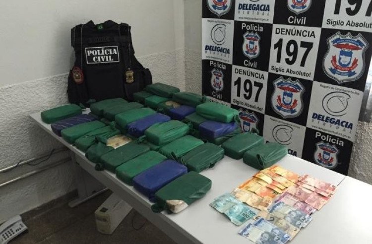 MIRASSOL D'OESTE: Pai e filho são Presos com 38 quilos de droga