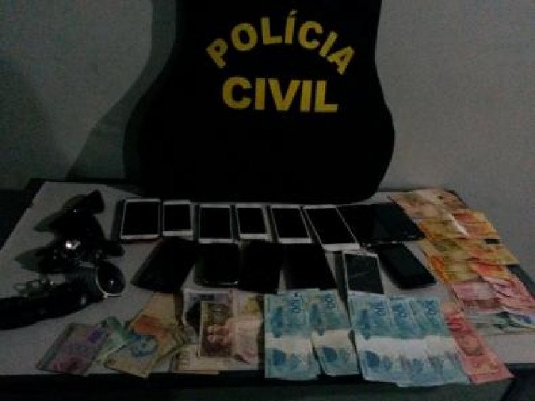 ARAPUTANGA: Polícia prende receptadores de celulares furtados