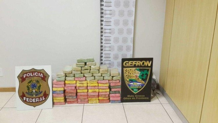 PF, Gefron e civil apreendem 80 quilos de cocaína em Indiavaí