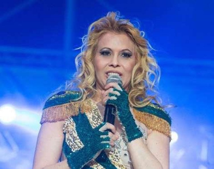 Joelma e Chimbinha vendem imóveis e cantora doa fazenda para igreja evangélica