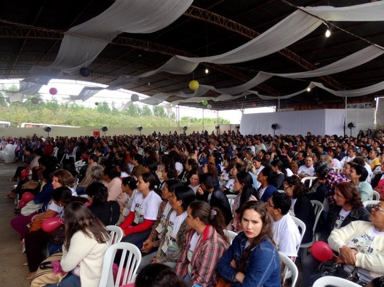 Mais de 1000 mulheres rurais prestigiam o 15º Encontro da Mulher Rural de São José dos Quatro Marcos