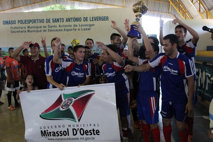 Panelinha de Mirassol vence estadual de futsal e representa MT em torneio nacional