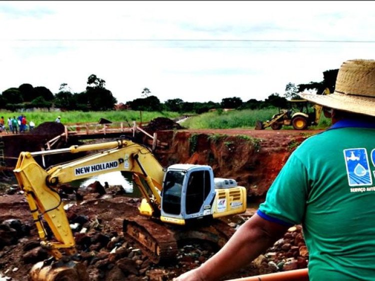 Chuva rompe adutora e famílias estão há 5 dias sem água em Mirassol