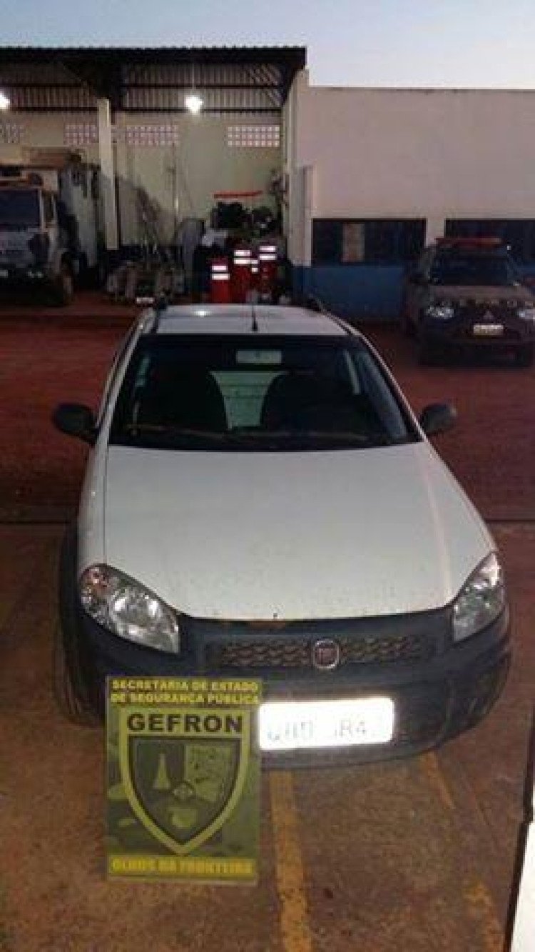 Gefron recupera veículo na fronteira produto de roubo