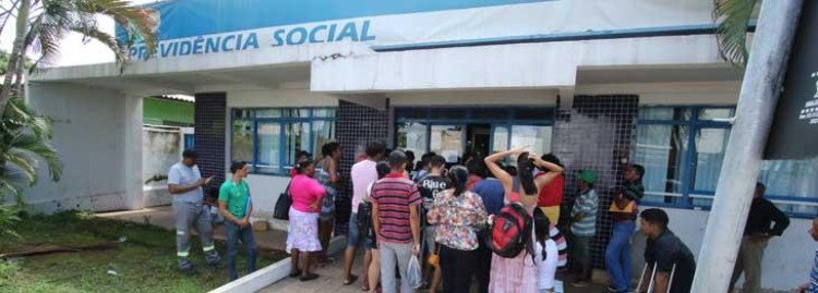 Segurados denunciam INSS por demora na concessão de benefícios