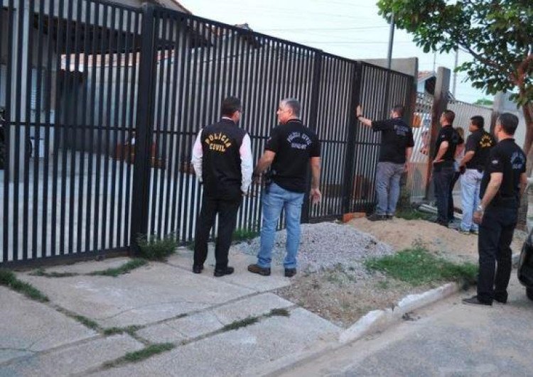 Operação conjunta prende cinco por fraudes na emissão de documentos do Detran