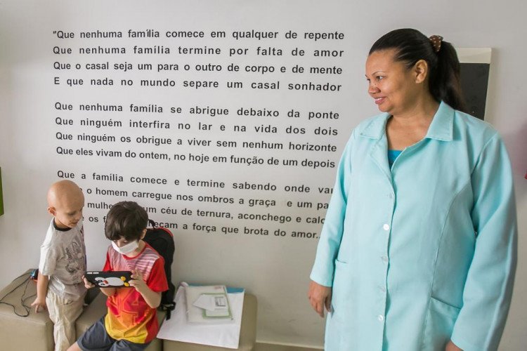 Classe hospitalar do HCan atende 12 crianças por dia