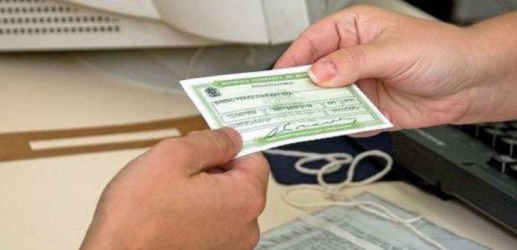 Eleitor pode solicitar segunda via do título de eleitor até 22 de setembro