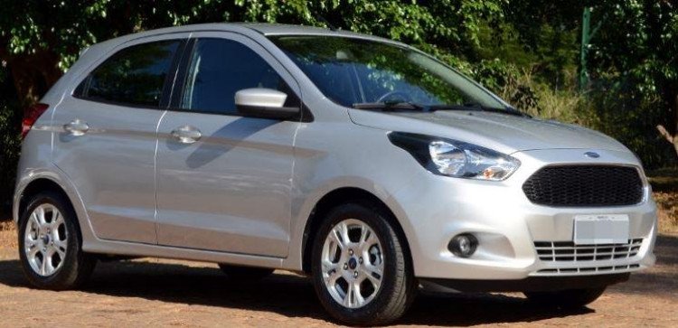 Homem rouba carro de enfermeira no estacionamento do hospital em Quatro Marcos