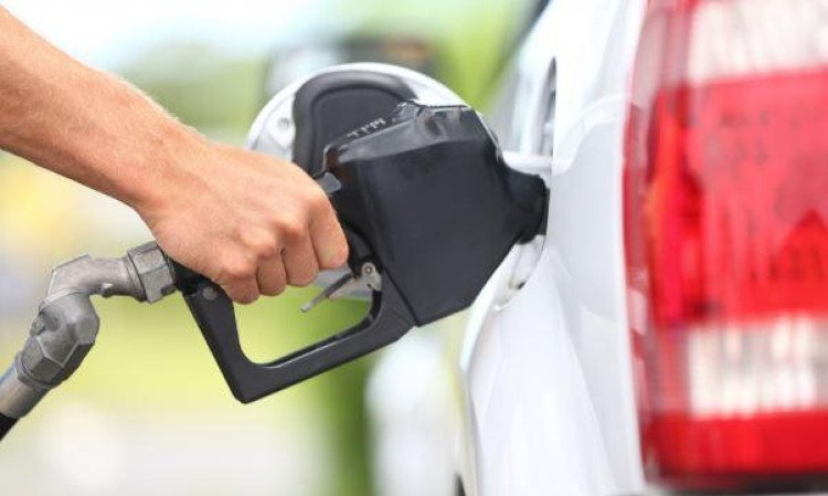 Petrobras reduz preço da gasolina em 3,2% e do diesel em 2,7%