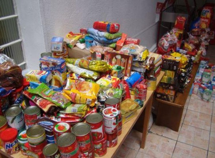 Natal Solidário arrecada alimentos em São José dos Quatro Marcos