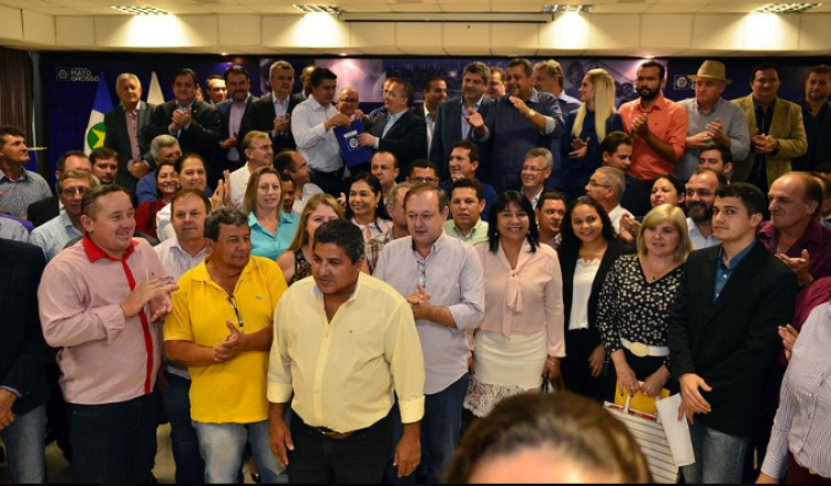 11 municípios da região Oeste recebem ambulâncias da Assembleia Legislativa e Governo de MT