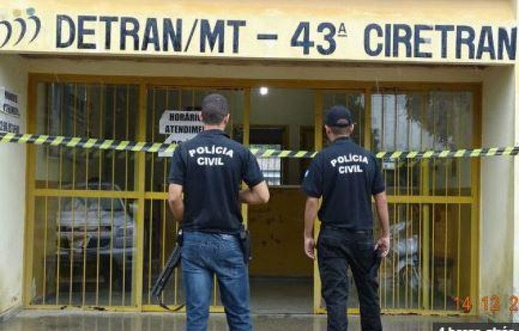 Polícia e Detran realizam buscas de documentos na Ciretran de Jauru