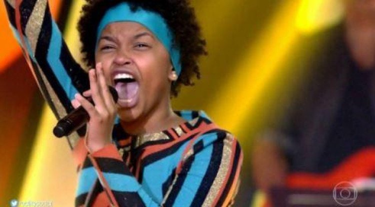 De Araputanga, Franciele se classifica na semifinal do The Voice