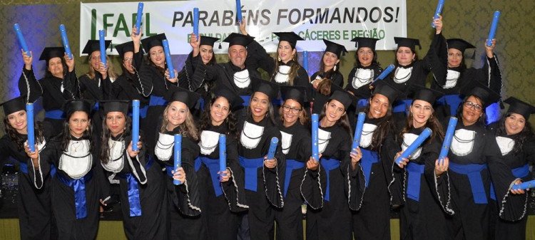 Fael realiza colação de grau da 1ª turma de Pedagogia do Polo Cáceres