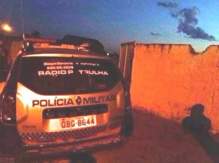 Homem é encontrado morto dentro de cemitério em Quatro Marcos