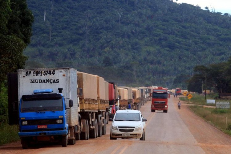 Caminhoneiros prometem fechar rodovias federais em Mato Grosso