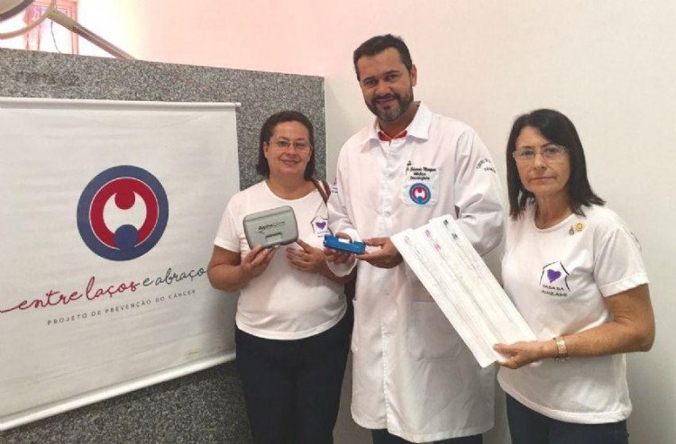 Casa da Amizade de Quatro Marcos doa aparelhos para Oncologia do Regional