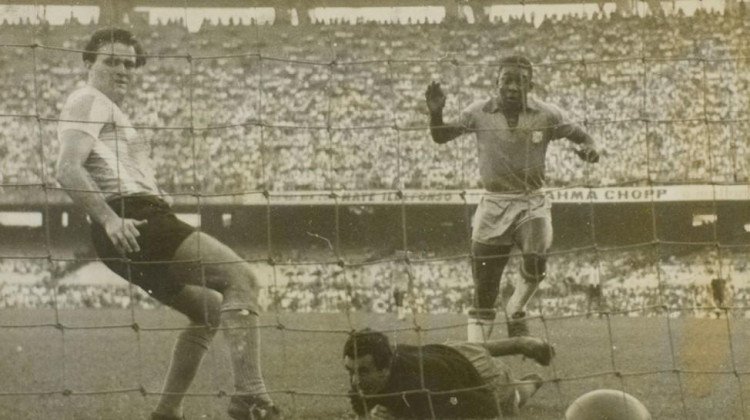 Há 60 anos, Pelé estreava pela Seleção Brasileira