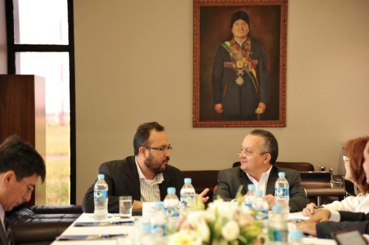 Taques pede celeridade em liberação de voo entre Cuiabá e Santa Cruz