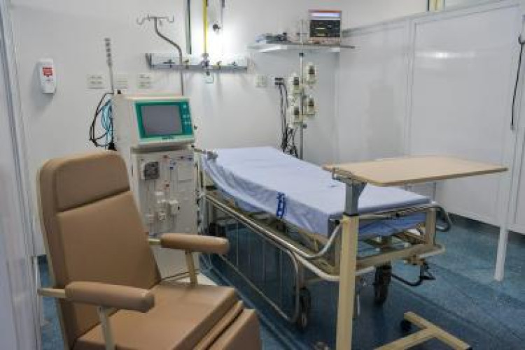 Estado assume 4 hospitais em 180 dias