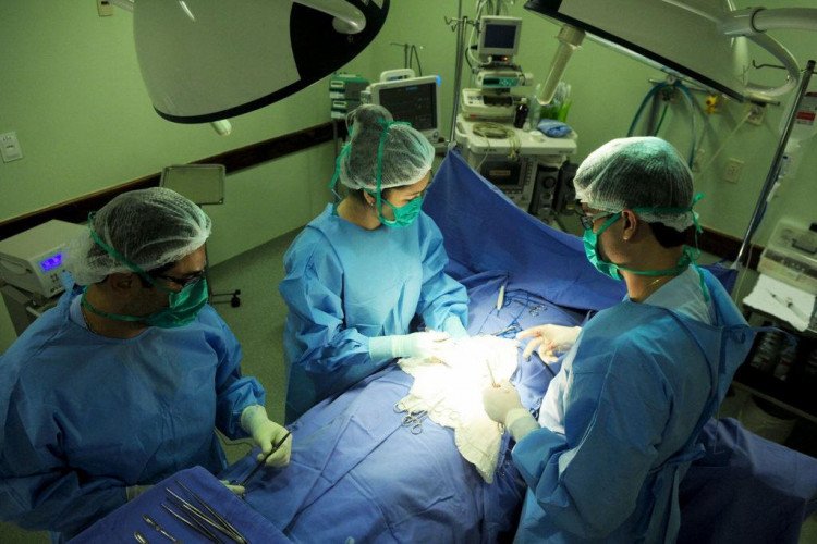 CAOS NA SAÚDE: Hospital Regional não prioriza cirurgias de hernia e vesicola