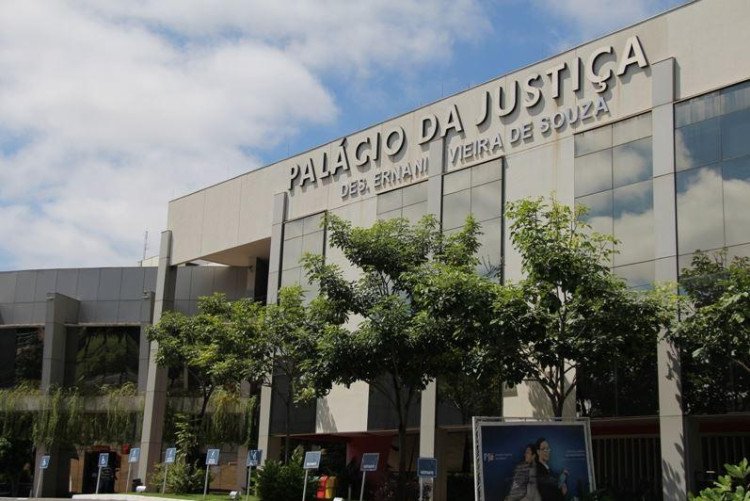 DOIS PAIS: TJ concede registro de bebê com nomes de dois pais