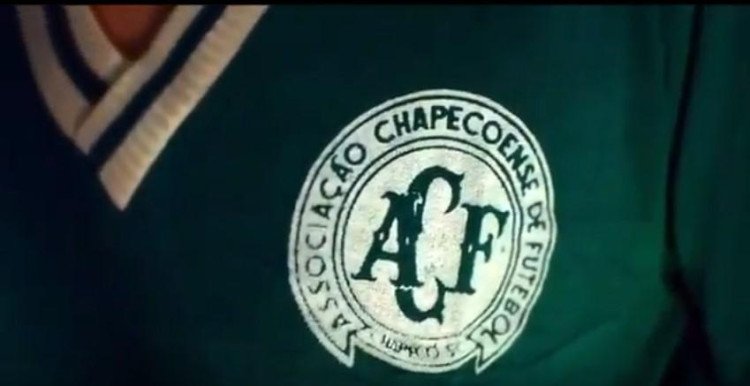 Chapecoense faz homenagens às vítimas de acidente de avião