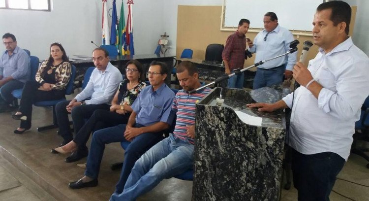 Vatenir reúne com lideranças em Quatro Marcos e Porto Esperidião - UTI Móvel e visitas em obras de construção de pontes de concreto