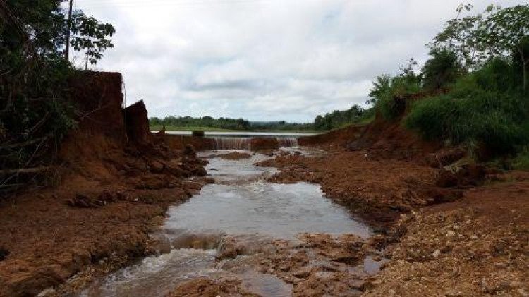 Mirassol decreta emergência por represa que se rompeu e abastece 26 mil
