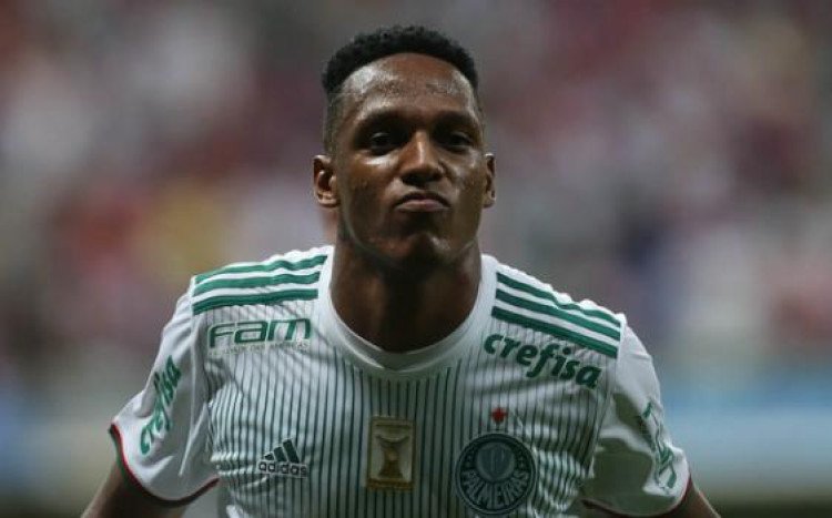 Palmeiras vende Yerry Mina ao Barcelona por mais de R$ 47 milhões