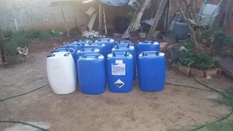 QUATRO MARCOS: Homens são presos por furtar emulsão asfáltica