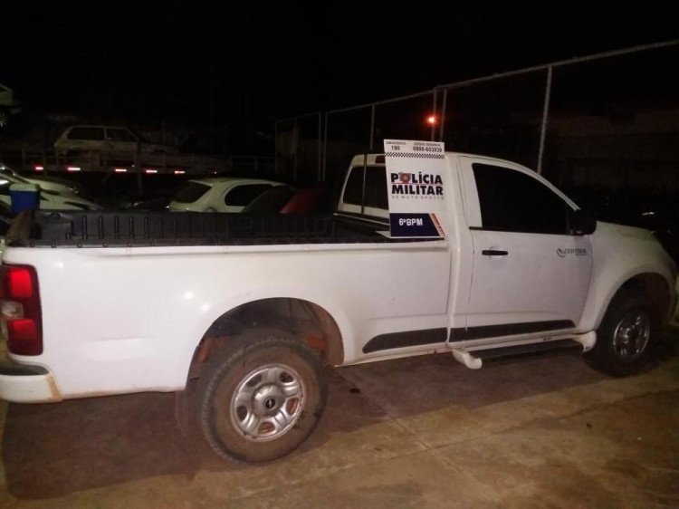 Polícia recupera S10, Fiat Strada e uma caminhonete F-4000 4x4