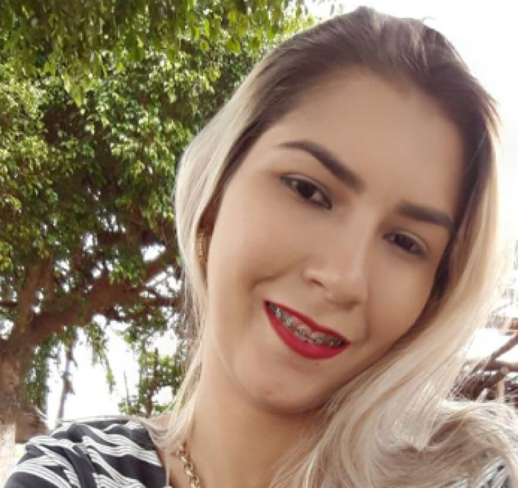 QUATRO MARCOS: Jovem é assassinada com vários tiros dentro de sua casa