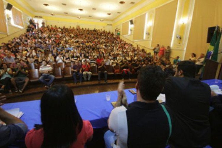 PARALISAÇÃO: Diretores de escolas estaduais anunciam paralisação a partir de terça