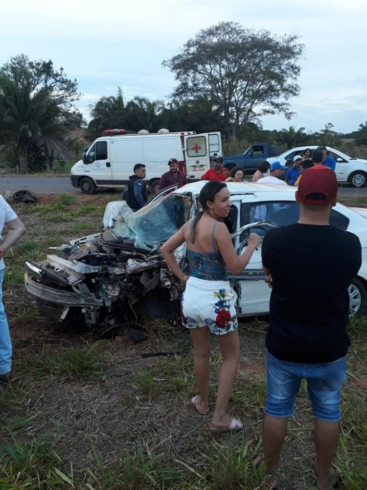 QUATRO MARCOS: Acidente envolvendo 3 veículos deixa vitima fatal e dois feridos são levados para o Regional de Cáceres