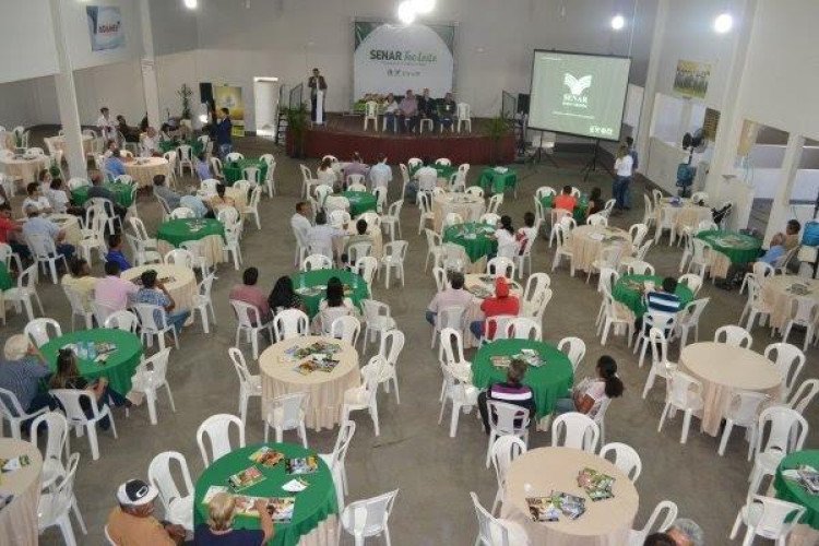 QUATRO MARCOS: Senar promove Workshop sobre a pecuária de leite