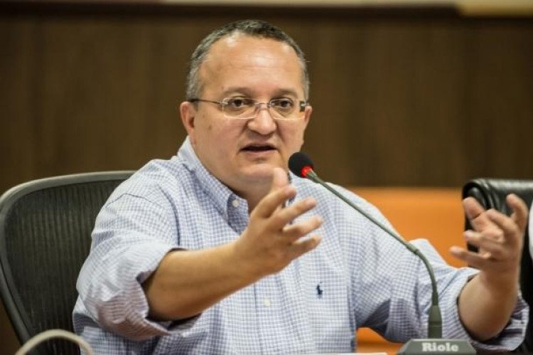 TCE manda Seduc exonerar 607 temporários e colocar concursados em cargos de confiança