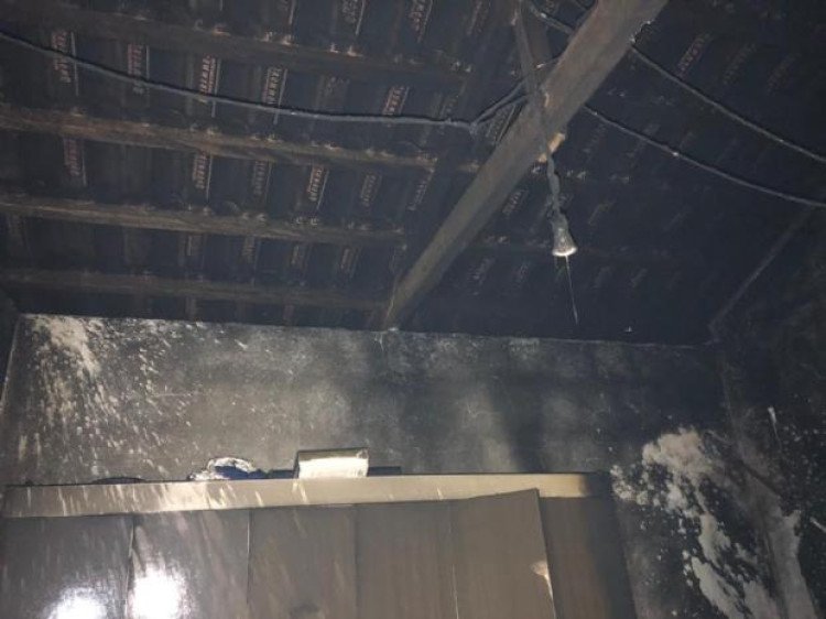 Marido incendeia casa após mulher reagir a tentativa de estupro