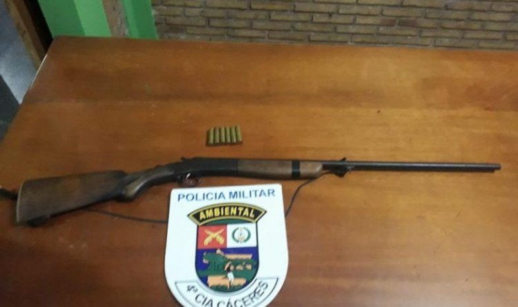 Duas armas e um simulacro são apreendidos pela PM