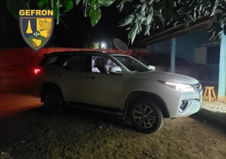 Gefron recupera dois veículos roubados e prende dois suspeitos