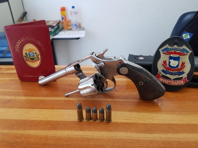 Jovens são presos por posse irregular de arma e ameaça em São José dos Quatro Marcos